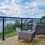 Stunning In Lavik (Sogn og Fjordane)